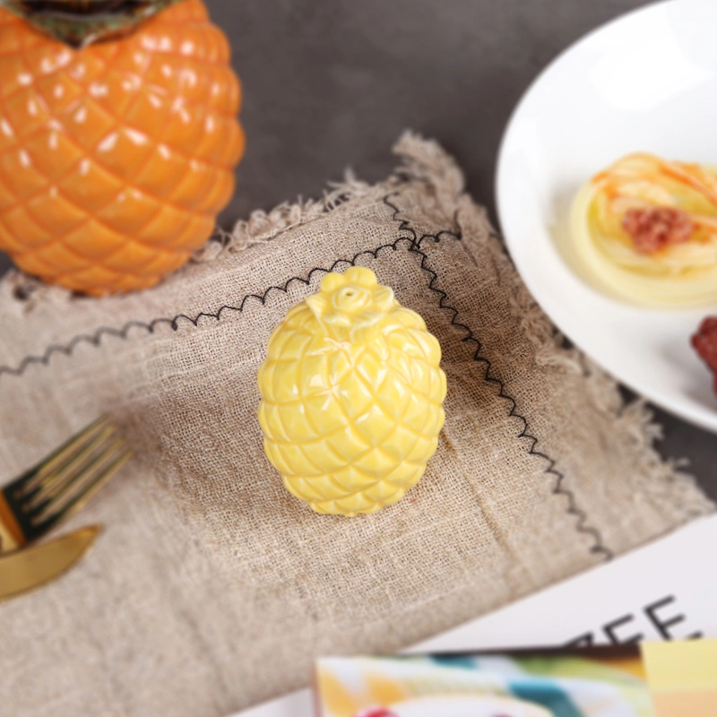 YT103 Pineapple Pepper Bottle - Image 4
